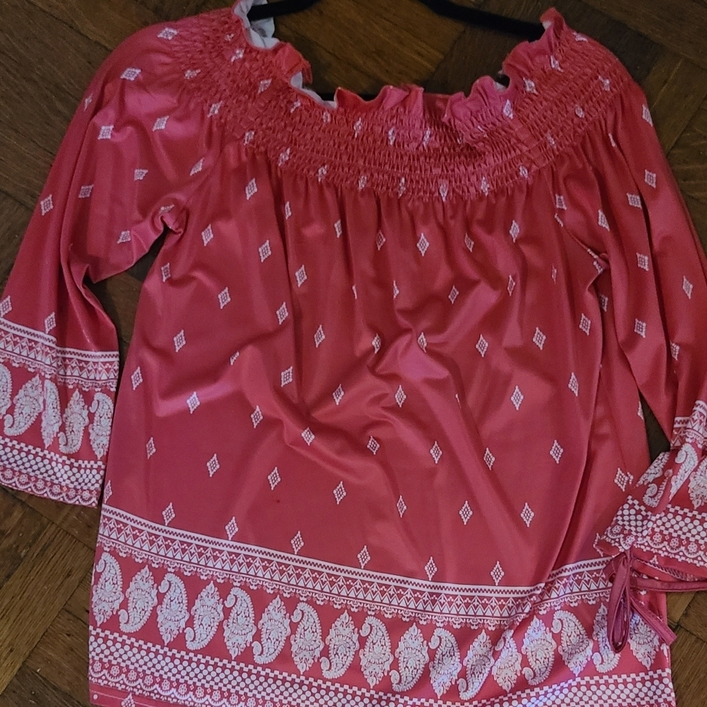 HP🔥🔥🔥Off Shoulder cute peasant style top new